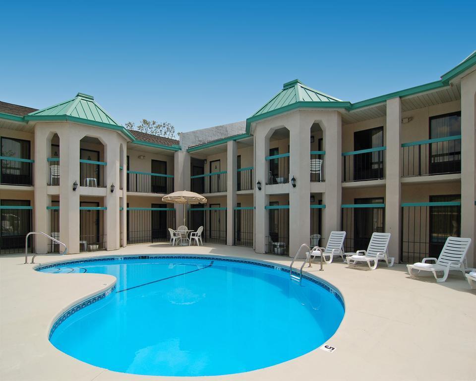 Econo Lodge Hendersonville Eksteriør billede